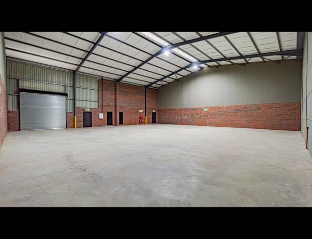 596M² WAREHOUSE FOR SALE IN KNOPJESLAAGTE
